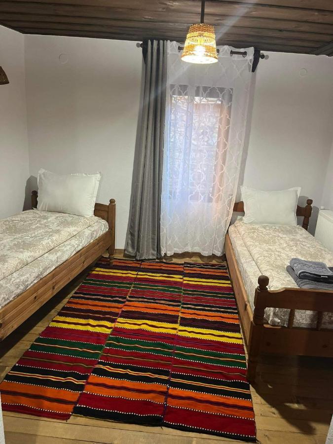 Къща За Гости Близнаците 레슈텐 외부 사진